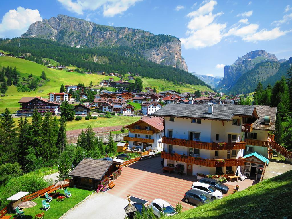 Hotel La Pineta Сельва-ді-Валь-Гардена Екстер'єр фото