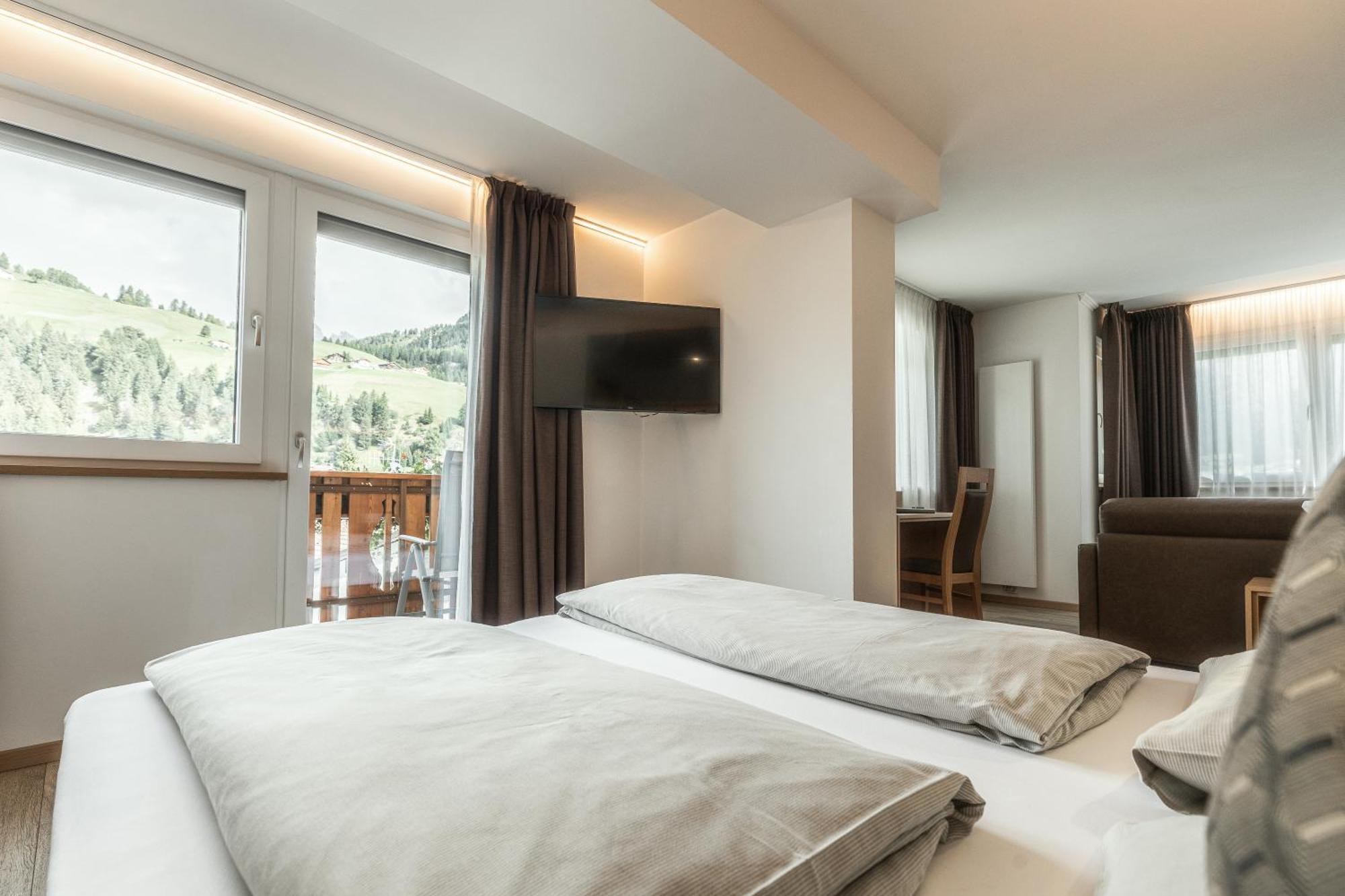 Hotel La Pineta Сельва-ді-Валь-Гардена Номер фото