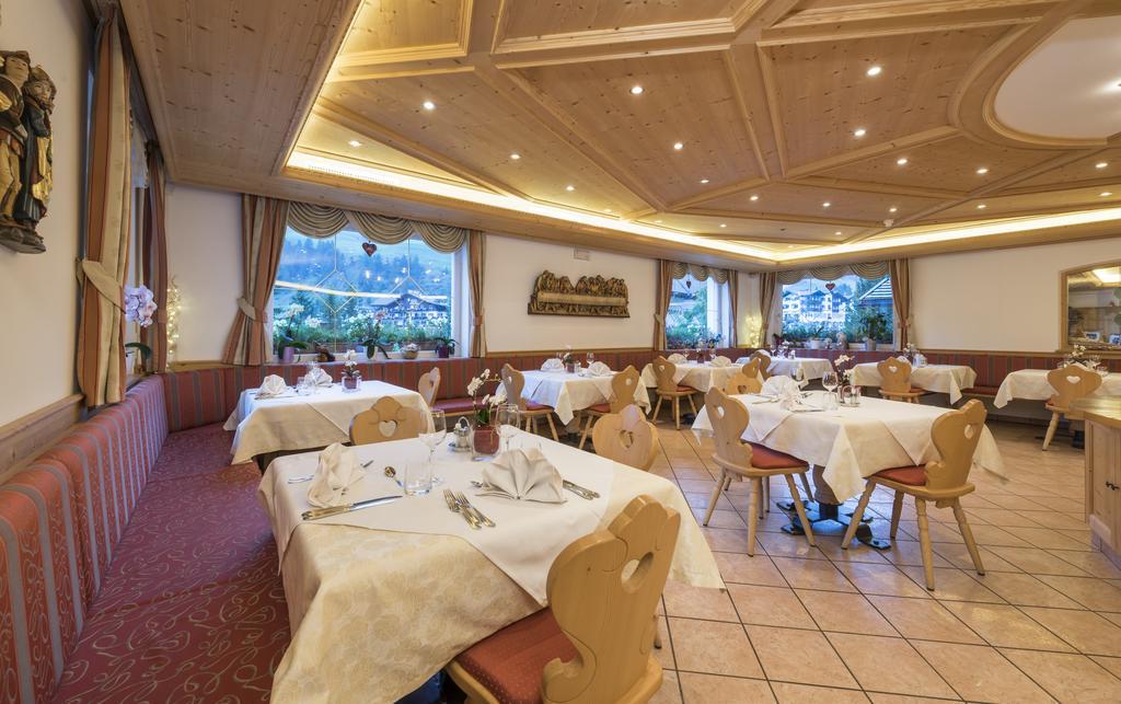 Hotel La Pineta Сельва-ді-Валь-Гардена Екстер'єр фото